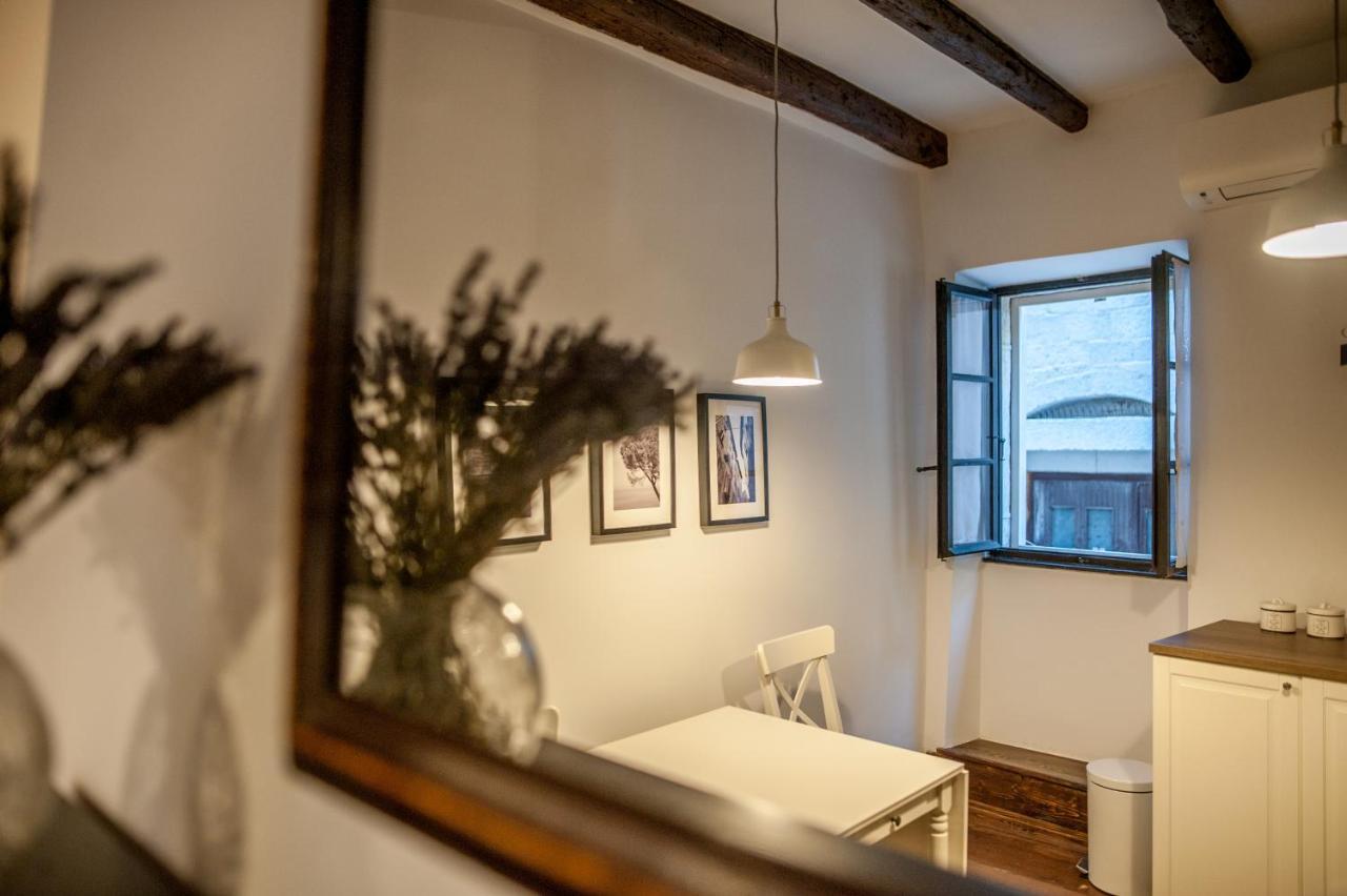 Studio Apartment Casa Di Pietra 로비니 외부 사진